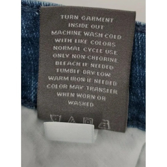 Torrid Distressed Raw Hem Bermuda Shorts Women's Size 18 Feel The Fit NWT - Picture 9 of 10